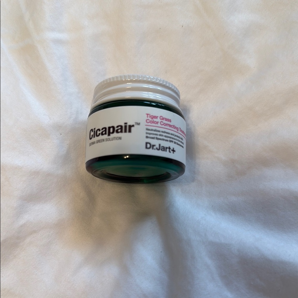 Cicapair Tiger Grass Color Correcting Treatment - Green